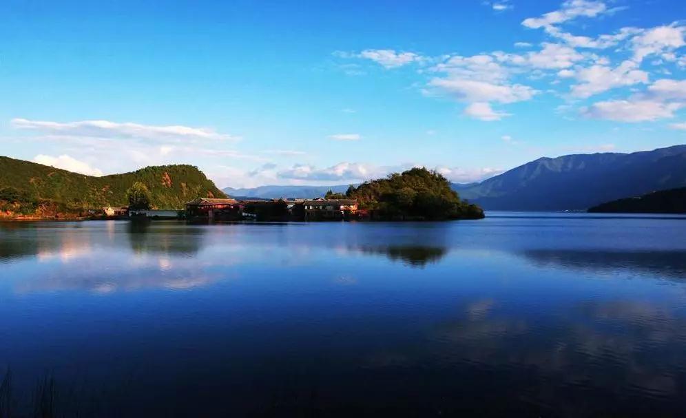 泸沽湖.jpg