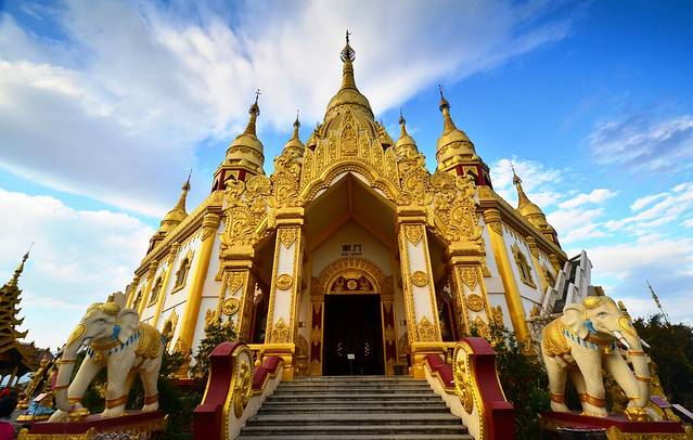 1763622713403016.jpg 勐焕大金塔.jpg